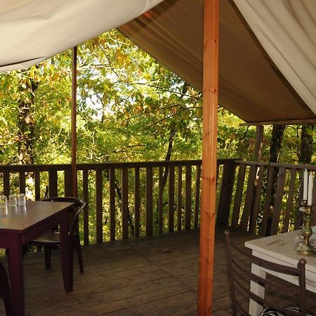 Camping Glamping Terre Rouge Hotel Villecomtal Exterior foto